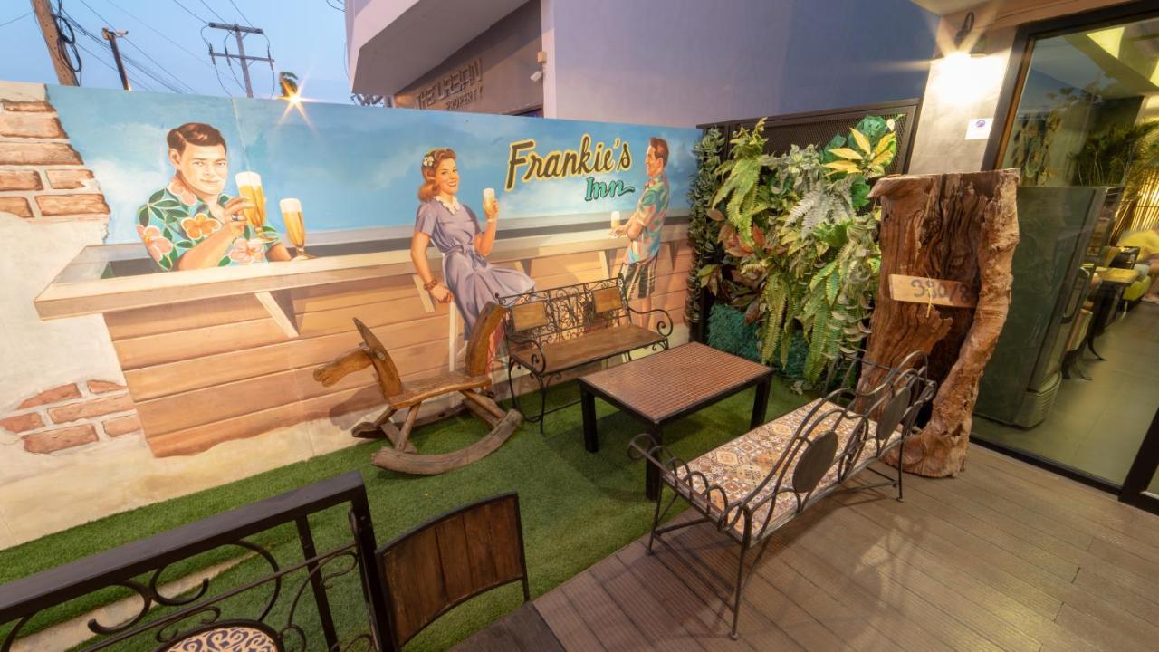 Frankie'S Inn Jomtien Beach Esterno foto